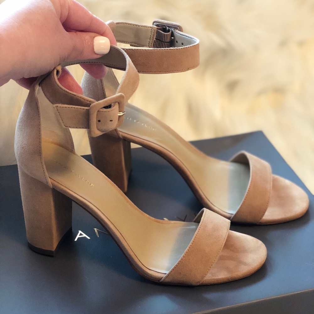 Ann Taylor Tan Sandals